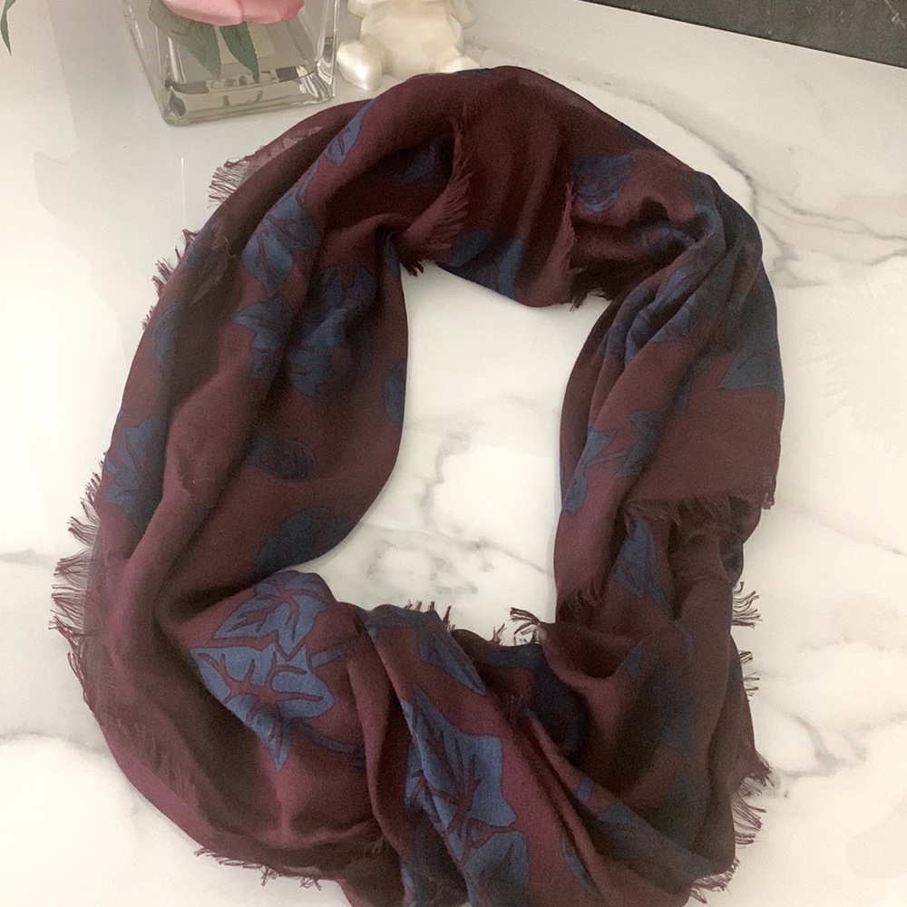 Alexander McQueen Skull Silk Scarf💕